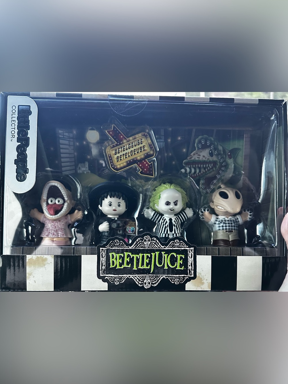 Beetlejuice Collector Figure Set - Green & Black Main Character